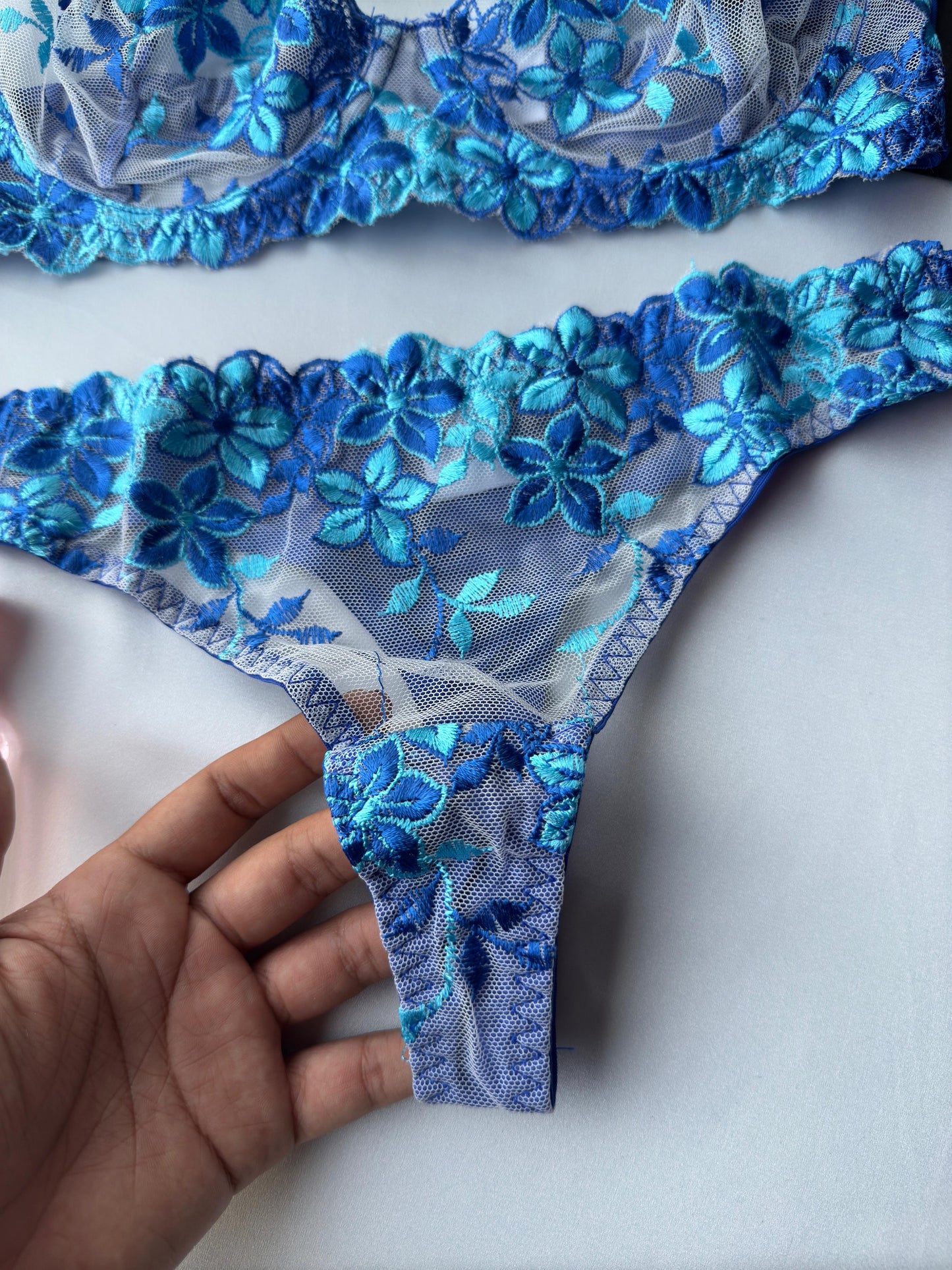 Lencería azul con bordado floral romántica 2 piezas