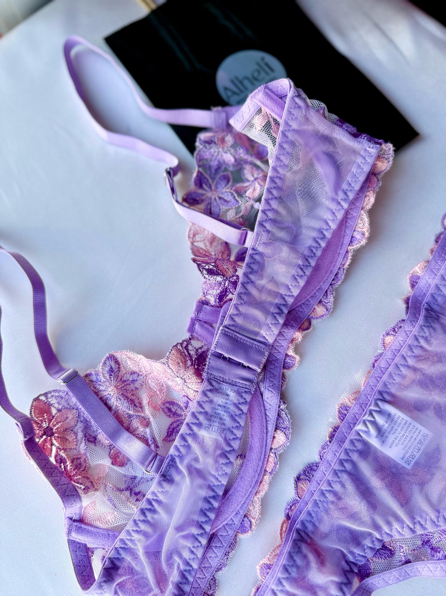 Lenceria morado con bordado floral romantica 2 piezas