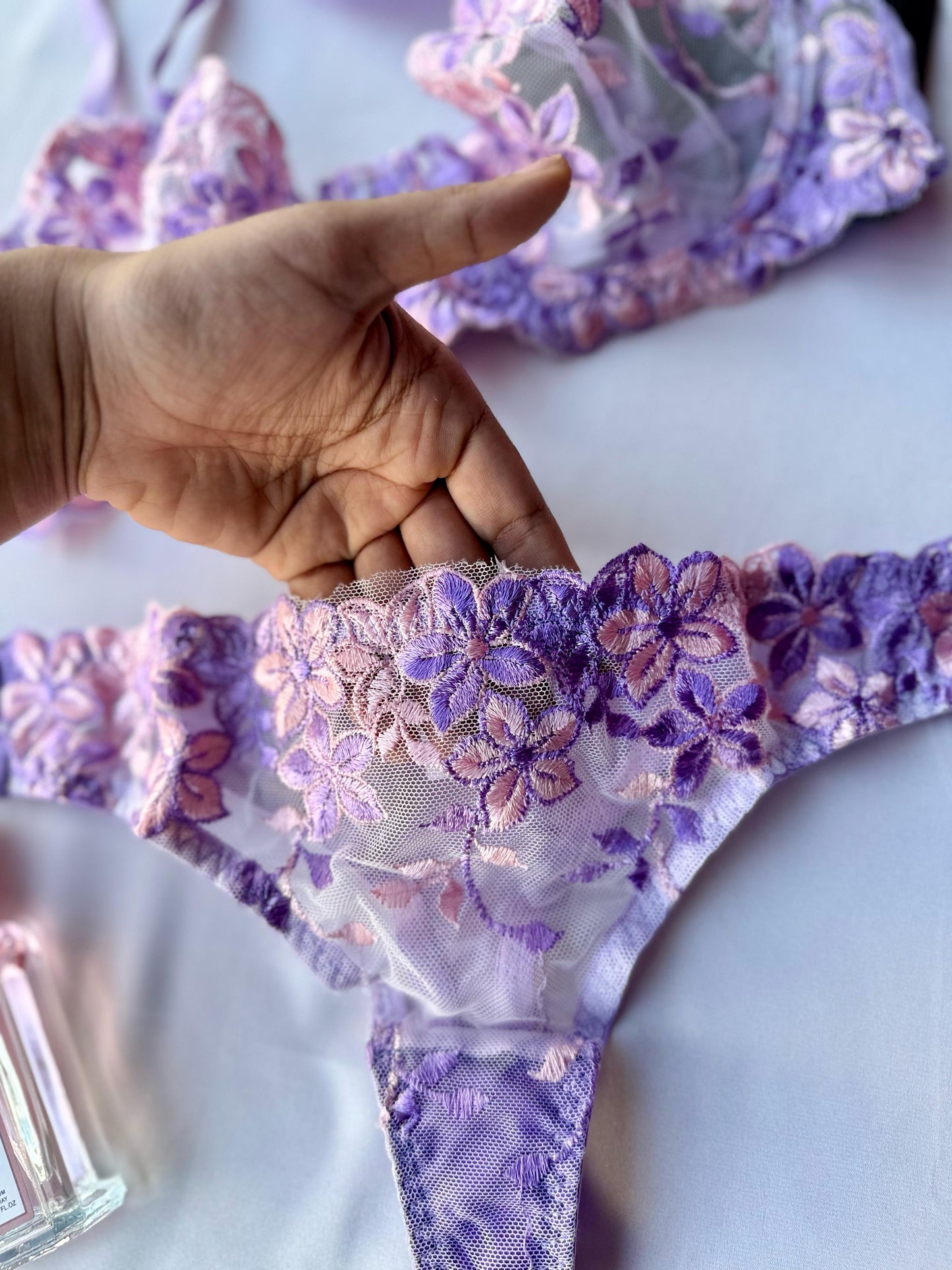 Lenceria morado con bordado floral romantica 2 piezas