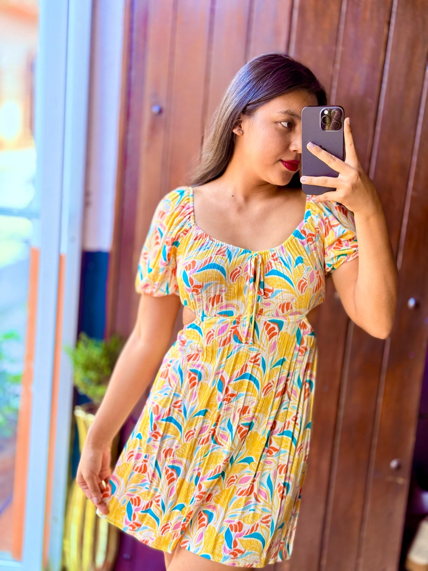 Vestido amarillo floreado