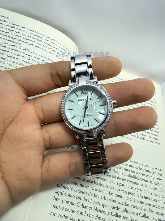 Reloj Elegante con brillos Plateado
