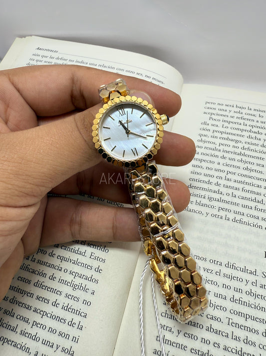 Reloj circular con dial marfil