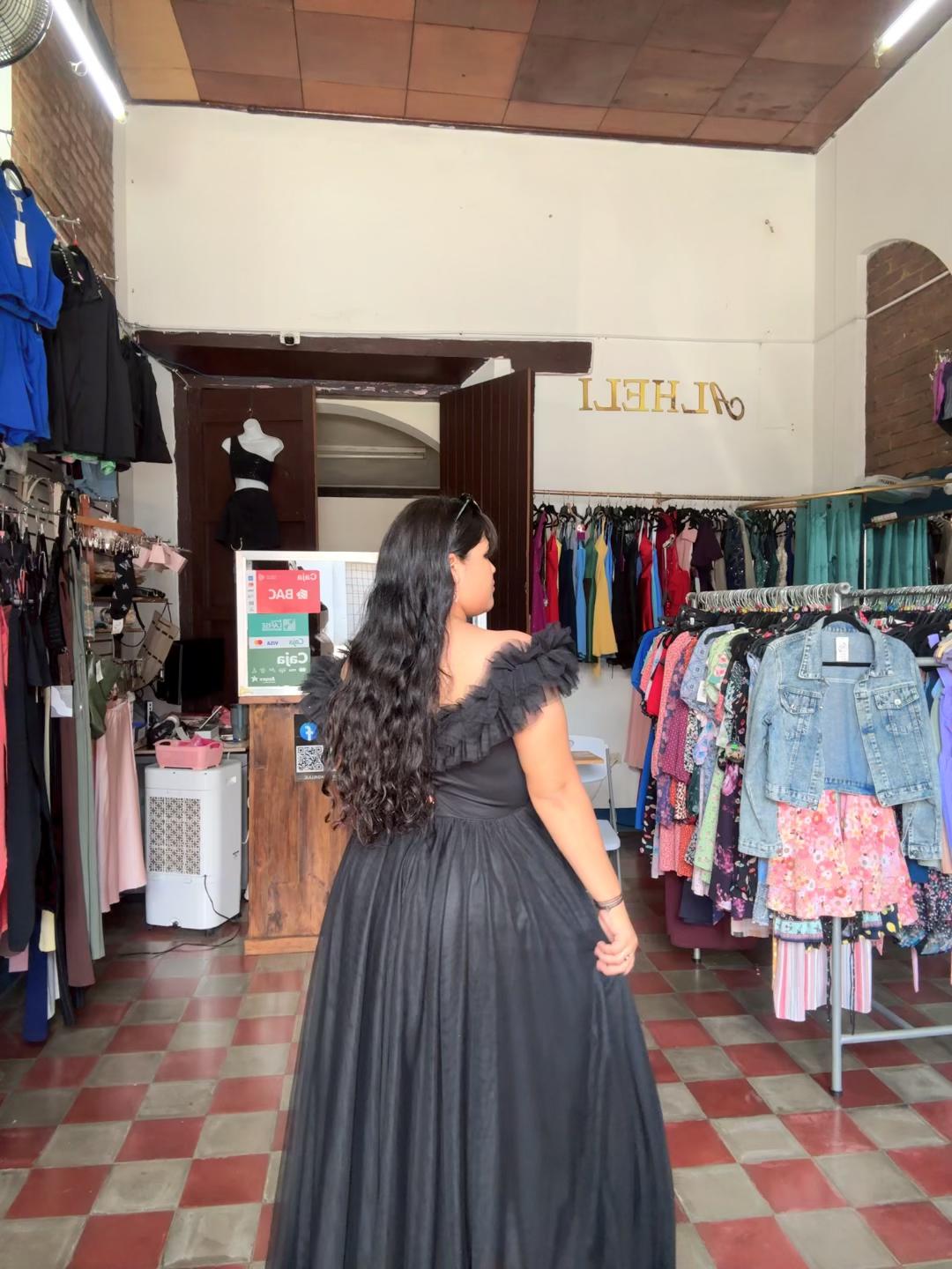 Vestido negro City Studio