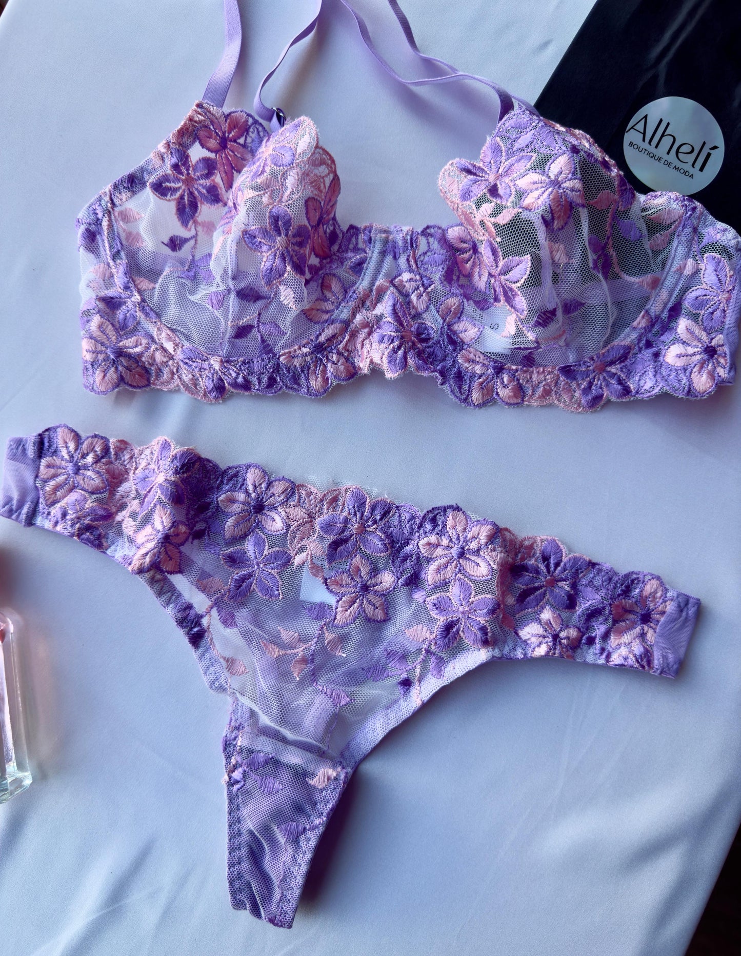Lenceria morado con bordado floral romantica 2 piezas
