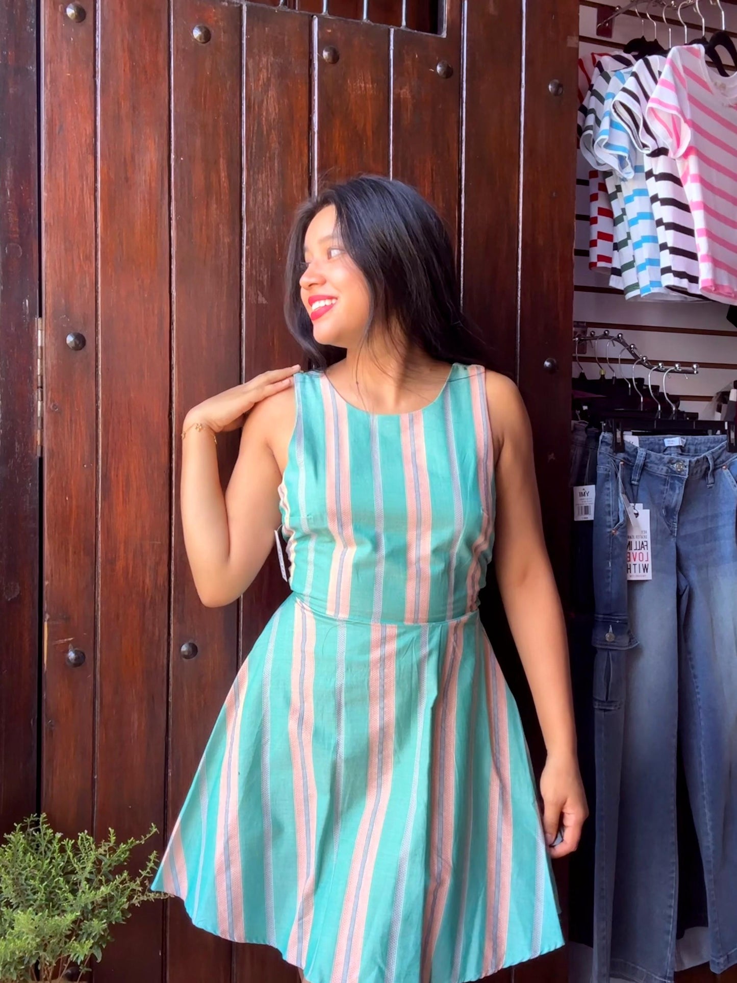 Vestido corto verde rayado
