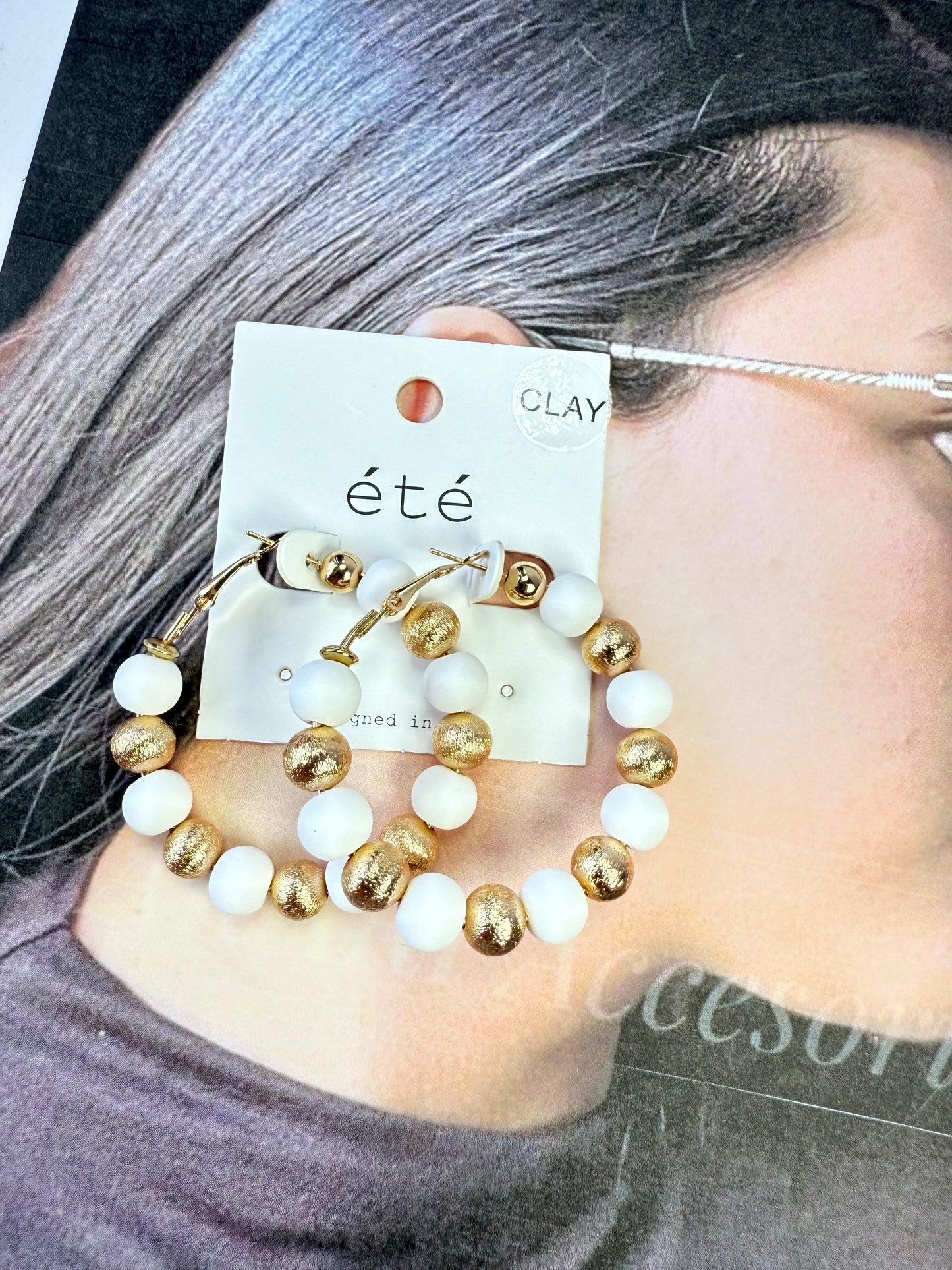 Aretes con cierre de cuentas y bolitas