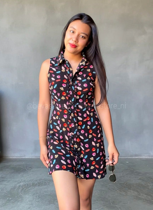 Vestido corto negro de sombrilla