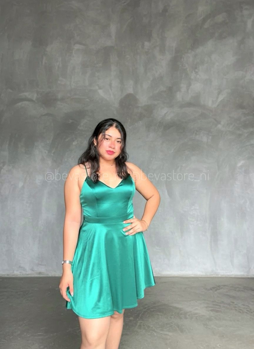 Vestido corto verde esmeralda