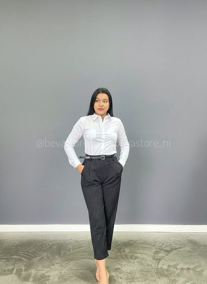 Pantalón de vestir de rayas con cinturón