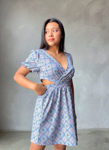 Vestido corto celeste con estampado