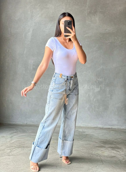 Pantalón Vibrant Wide Leg con dibladillo