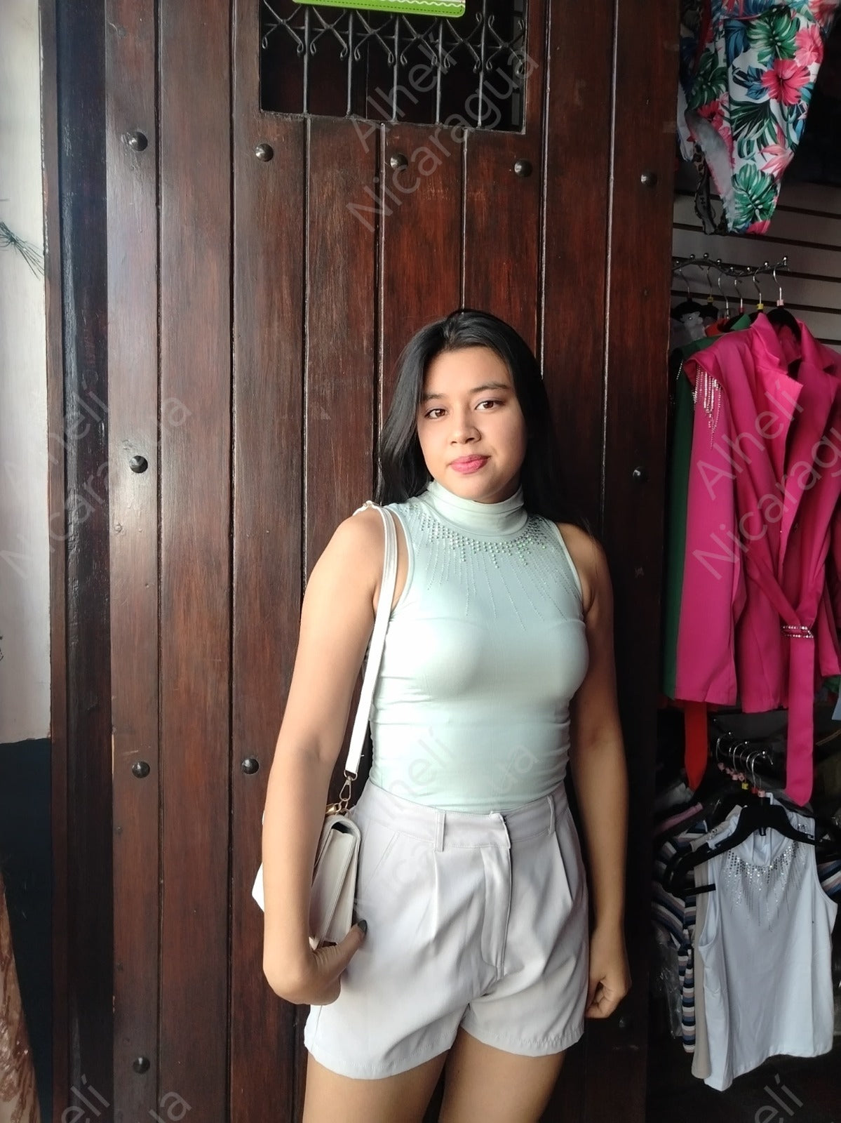 Tank top verde con perlitas
