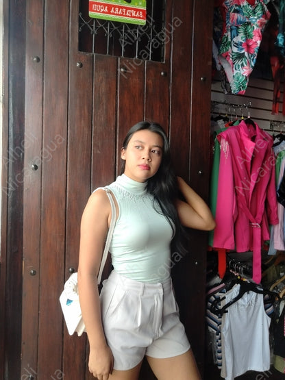 Tank top verde con perlitas