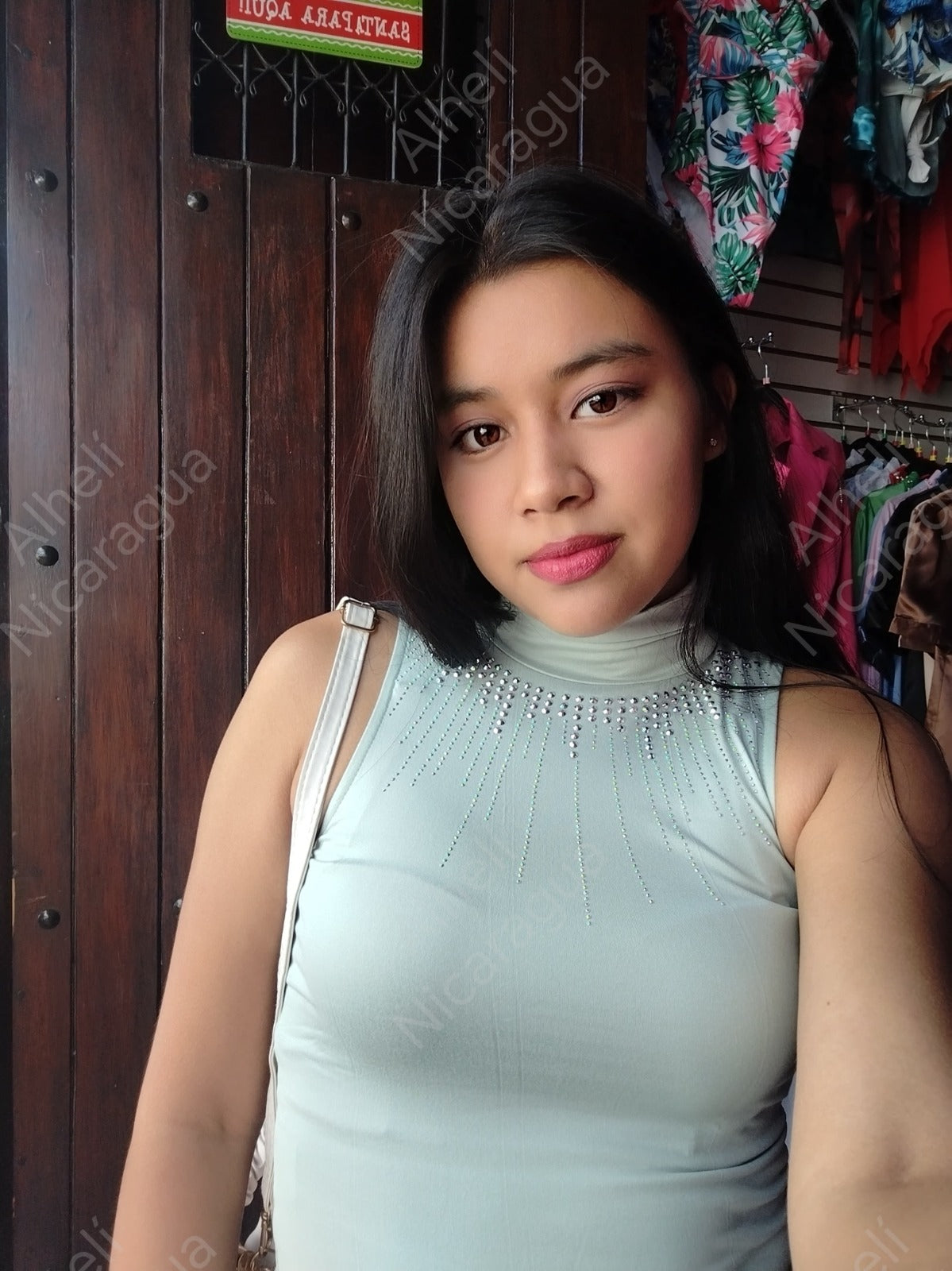Tank top verde con perlitas