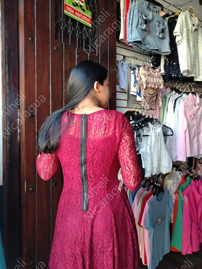 Vestido rojo calado