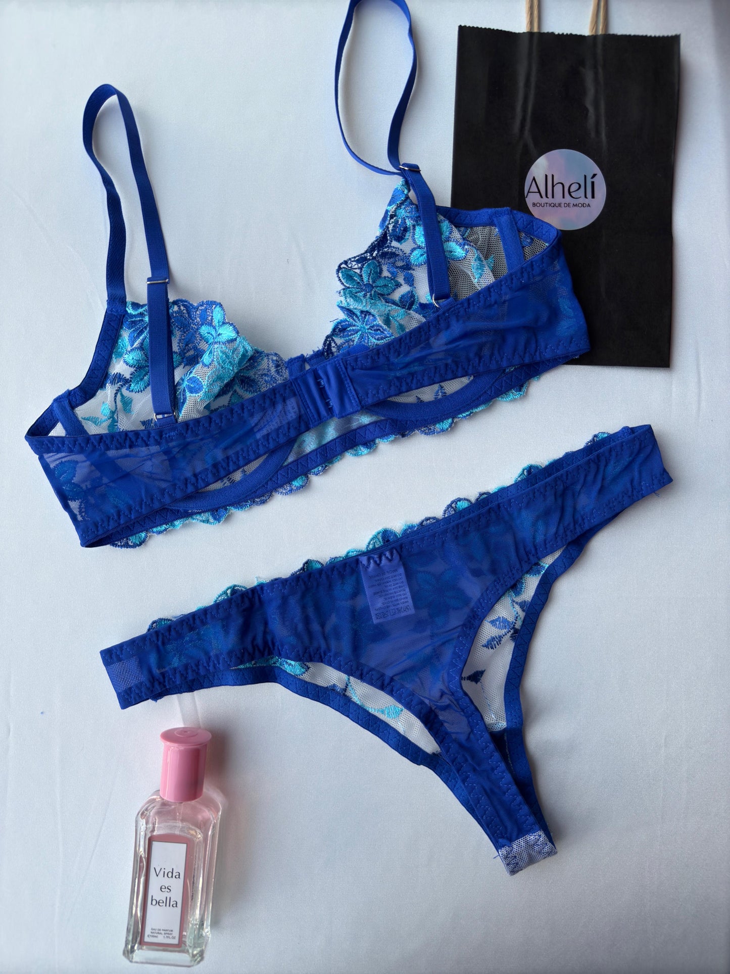Lencería azul con bordado floral romántica 2 piezas