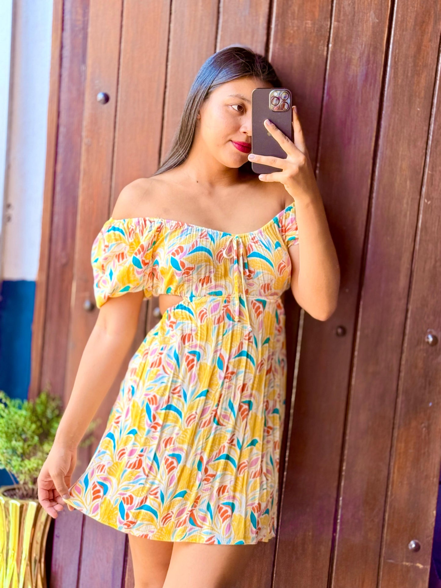 Vestido amarillo floreado