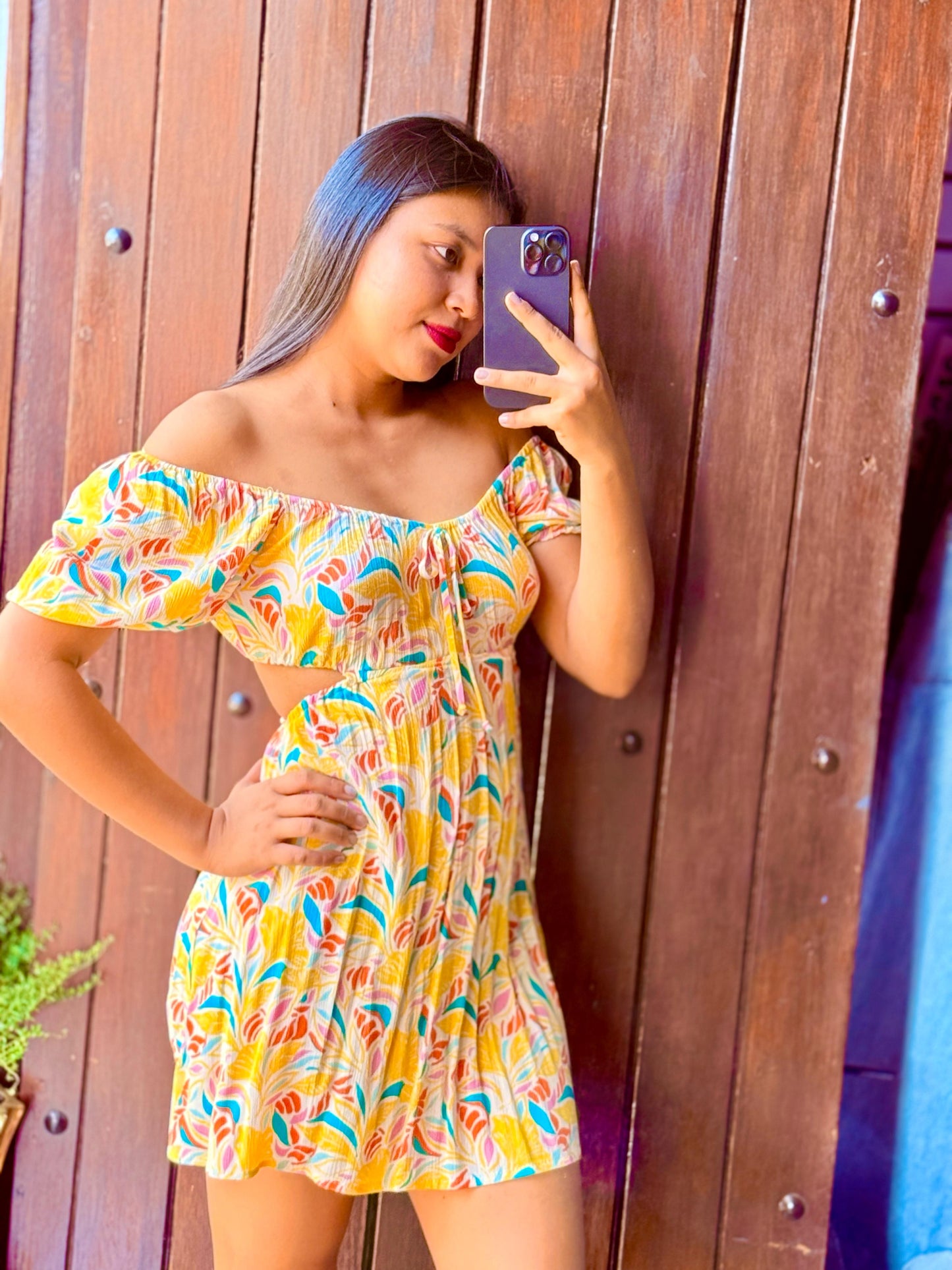 Vestido amarillo floreado