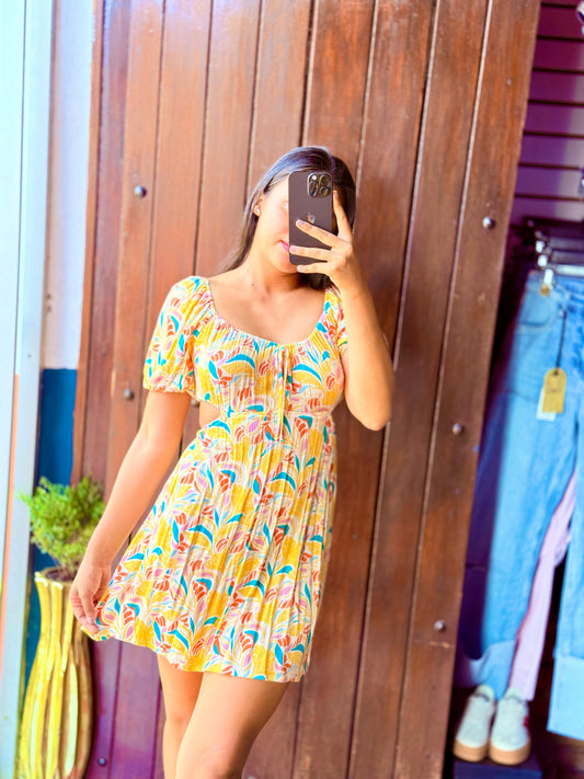 Vestido amarillo floreado
