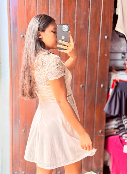 Vestido corto blanco