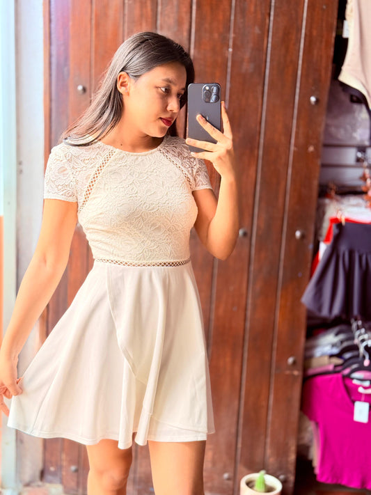 Vestido corto blanco