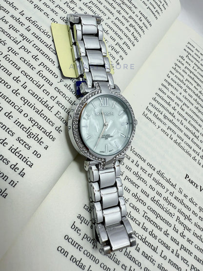 Reloj Elegante con brillos Plateado