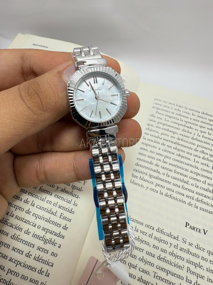Reloj circular color plata
