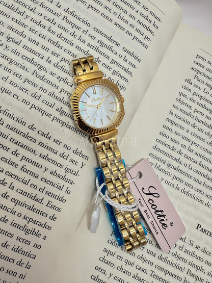 Reloj circular color plata