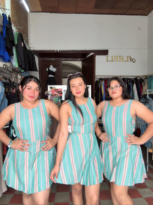 Vestido corto verde rayado