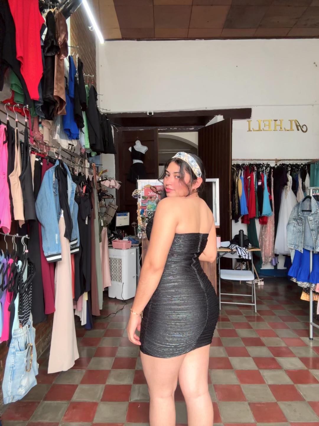 Vestido corto con lineas azules