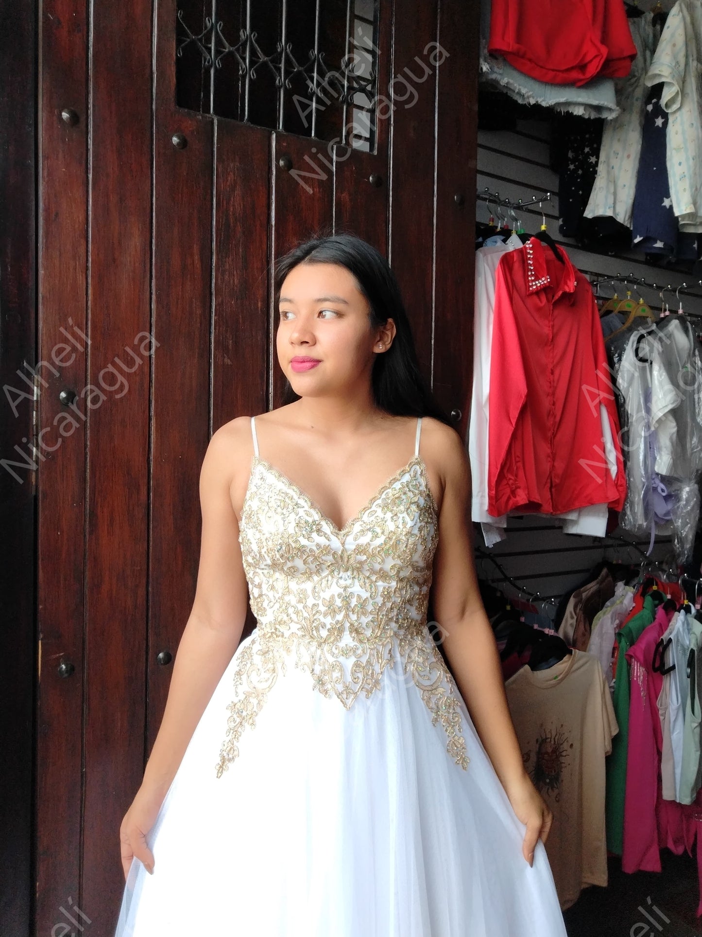 Vestido blanco con dorado LCH PROM