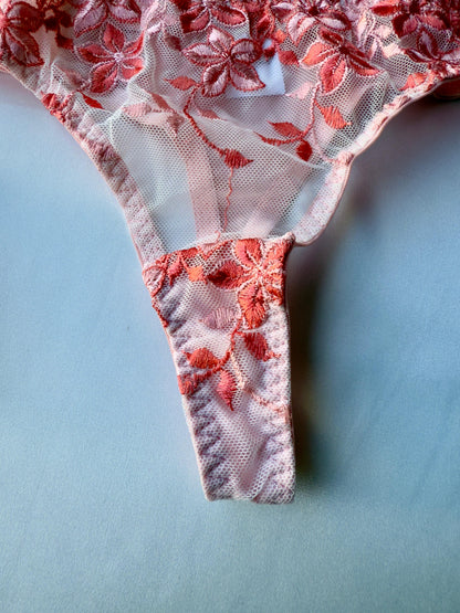 Lenceria rojo con bordado floral romantica 2 piezas