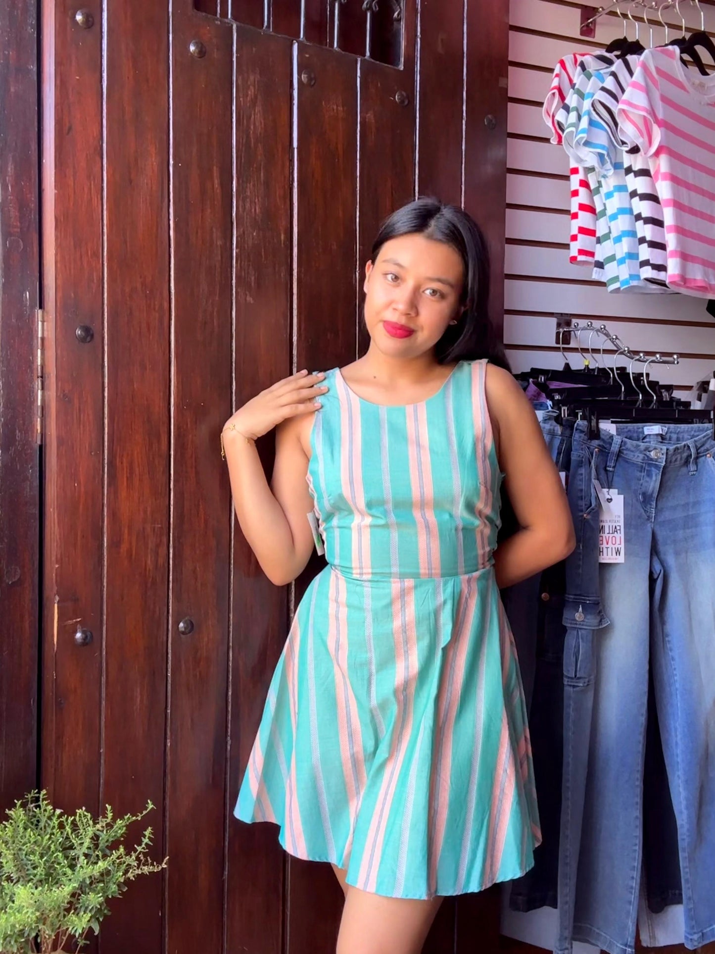 Vestido corto verde rayado