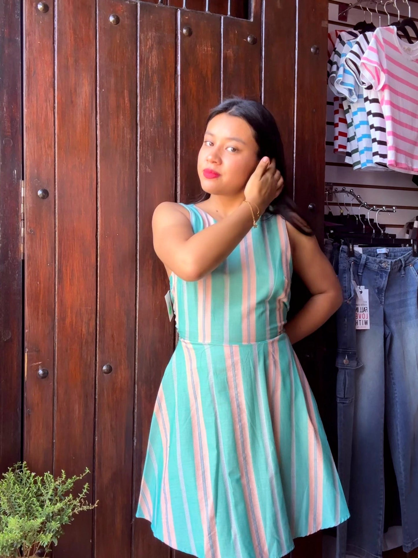 Vestido corto verde rayado