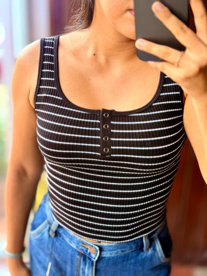Crop tank top Rayas sin Mangas con ojal