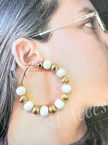 Aretes con cierre de cuentas y bolitas