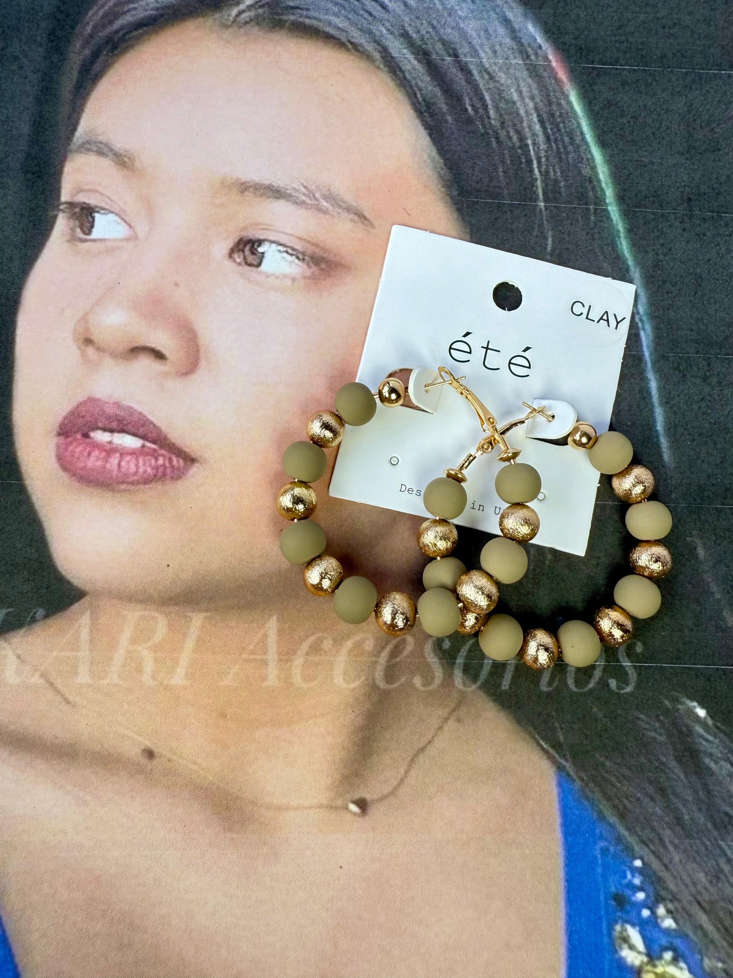 Aretes con cierre de cuentas y bolitas