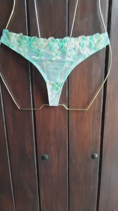 Lenceria verde con bordado floral romantica 2 piezas