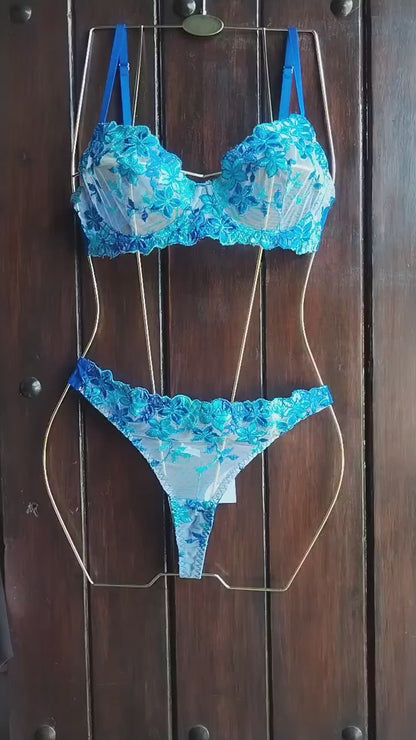 Lencería azul con bordado floral romántica 2 piezas