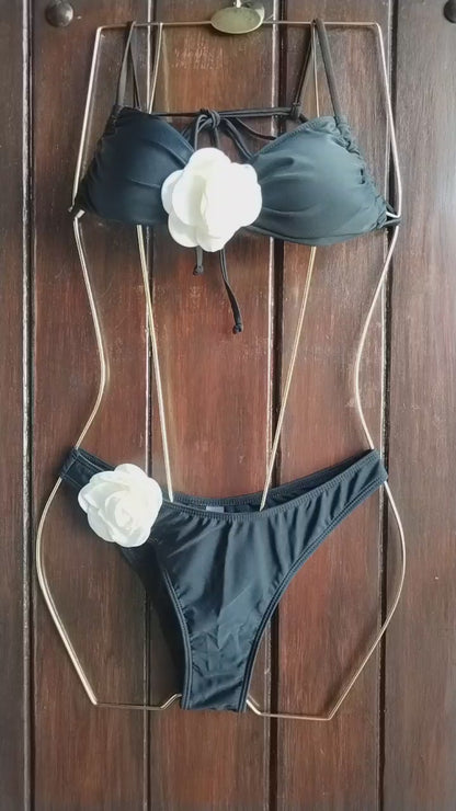 Traje de baño de dos rosas